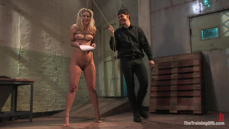 The Training of O by Kink: Holly Stevens的训练第三天