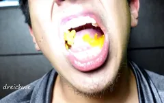 Comendo ursos gomosos
