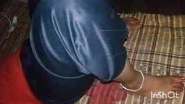 Une Indienne excitée se fait baiser par son copain en hindi