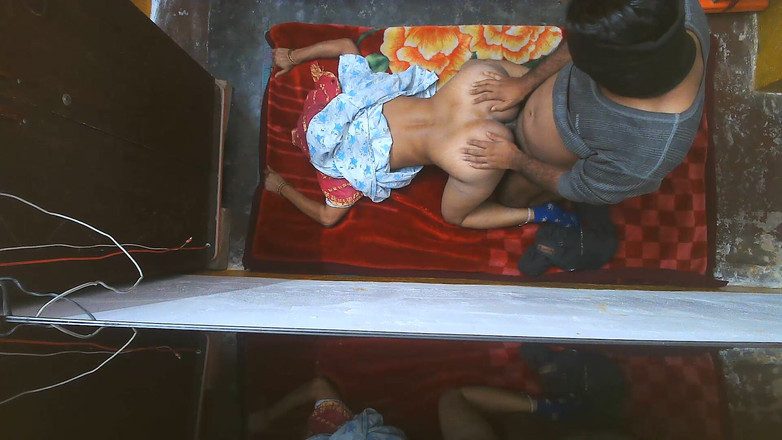 Busty Banuu: セクシー・ミルキー・メイドのセックス