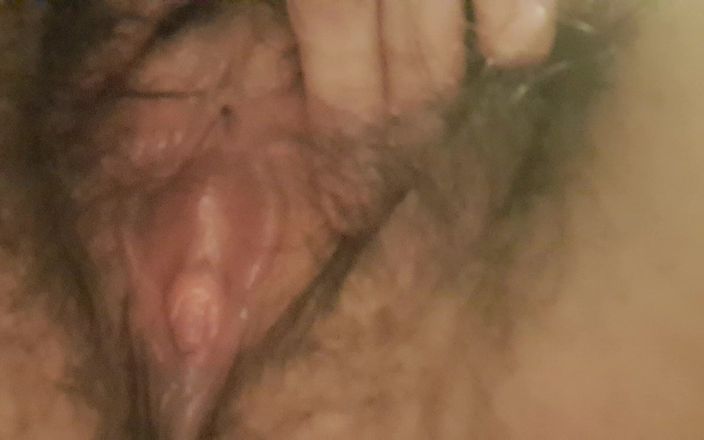 Mommy big hairy pussy: Hairy Vagina of Mature MILF Close up