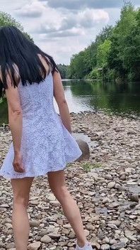 Desnudo al aire libre, enorme mi coño y meando
