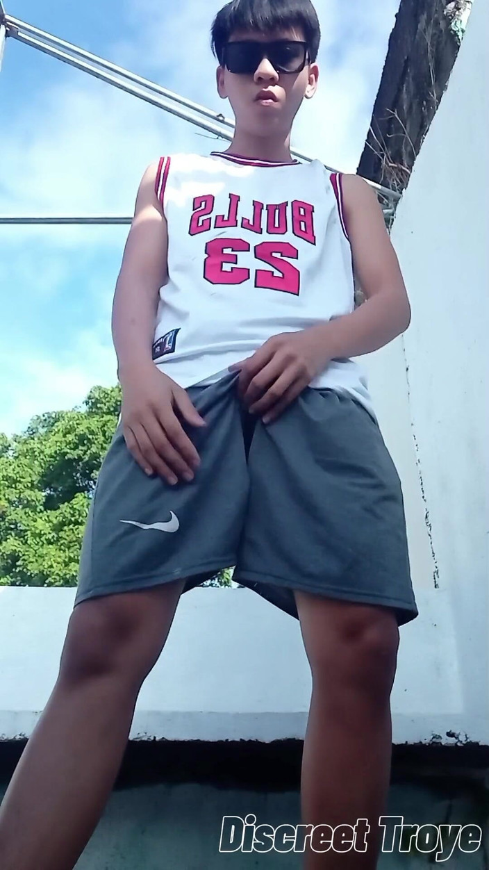 Troye_AsianPinoy: Asian Boy Outdoor Masturbation