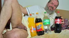 Bottiglie enormi quasi mi rompono il bacino!