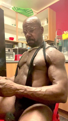 Black smoking muscle stepdad: Kompilace černého kouření fetišových šatů