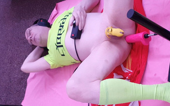 Mike Essex: 貞操ケージディルフアナルディルドクソマシンの楽しさ