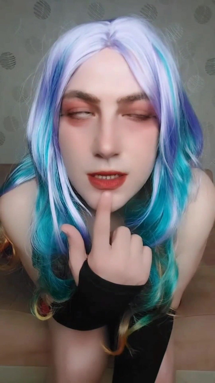 Kitty_Cross: Princess Kitty Talks with Friends