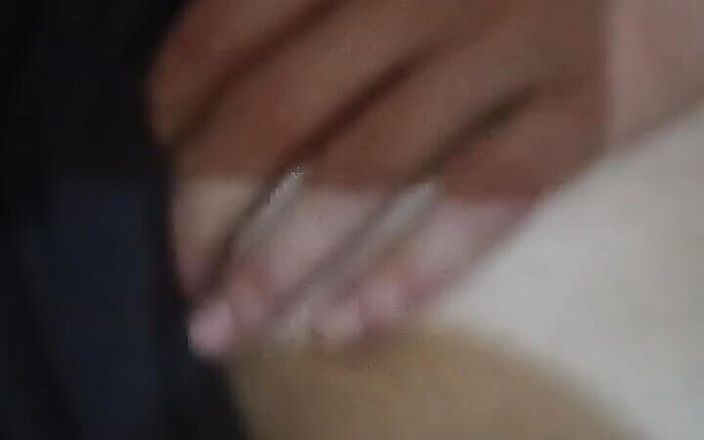 Gangbang straight: Spectacol cu gură și țâțe în camera întunecată