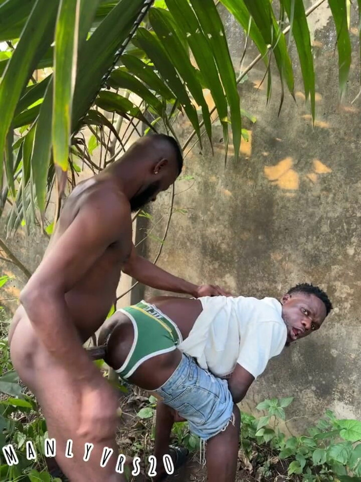 Blackkish20: Mah Coochie'ye takıntılı adam, başka bir toplantı için geri aramak...