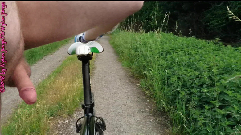 Carmen_Nylonjunge: 내 보지를 핑키로 빨아