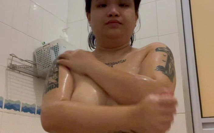 Rebelxsouls: Mujer asiática gordita