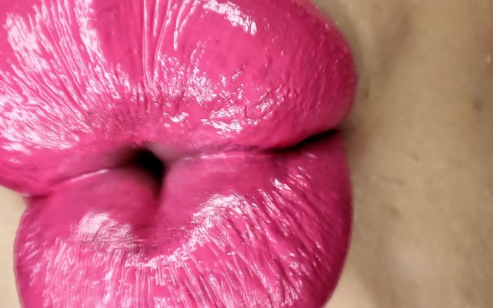 Princess18_: 継母はジューシーなキスとセクシーな胸の谷間であなたを魅了します