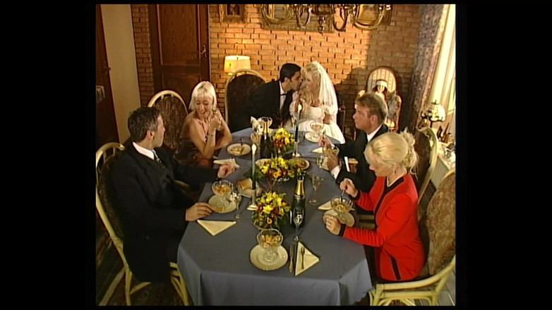 DEUTSCHLAN PORNO XXX: Kelly büyük yarağın azgın ve büyük göt deliğine boşalmanın tadını çıkarıyor