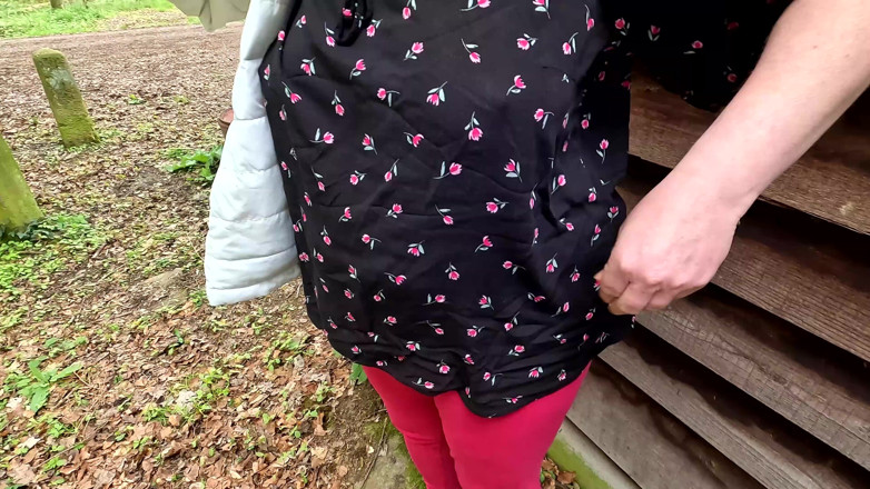 Bouncy Tits Action: Claquement des seins à la dure