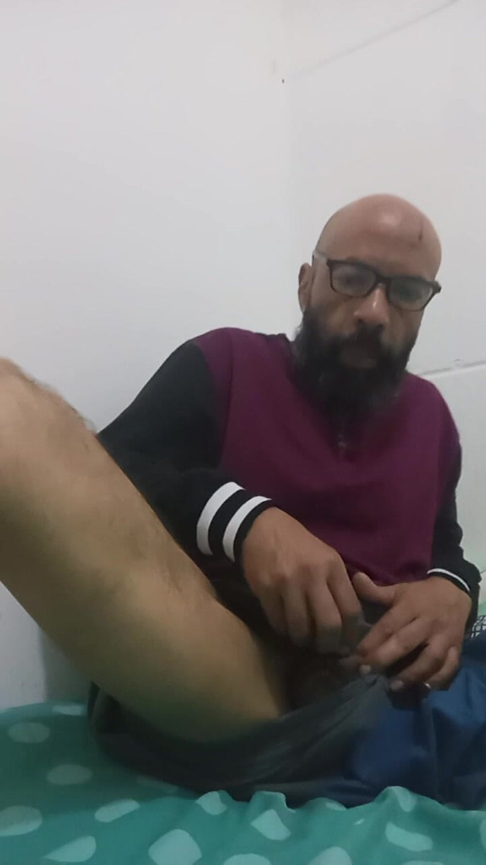 Jhonbahh: Yalnızlığın Ortasında Sınırsız Haz Köşesi.