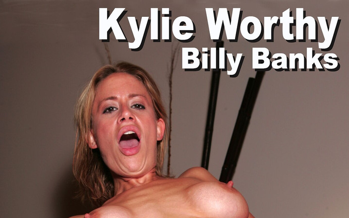 Edge Interactive Publishing: Kylie Worthy a Billy Banks kouří výstřik na obličej