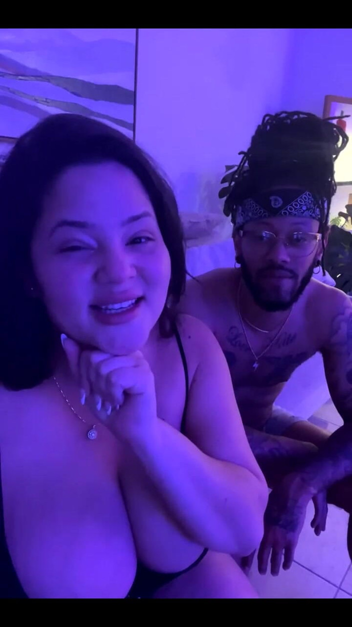 Dani Valentina: Transmisie în direct cu Dani Valentina