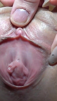 Bellezza estetica di livello superiore con un sbalorditivo corpo snello e un gusto per uomini appassionati