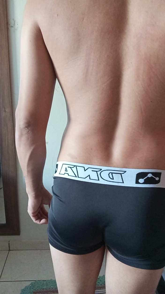 Ray Oliver: White Boy Shows Chests