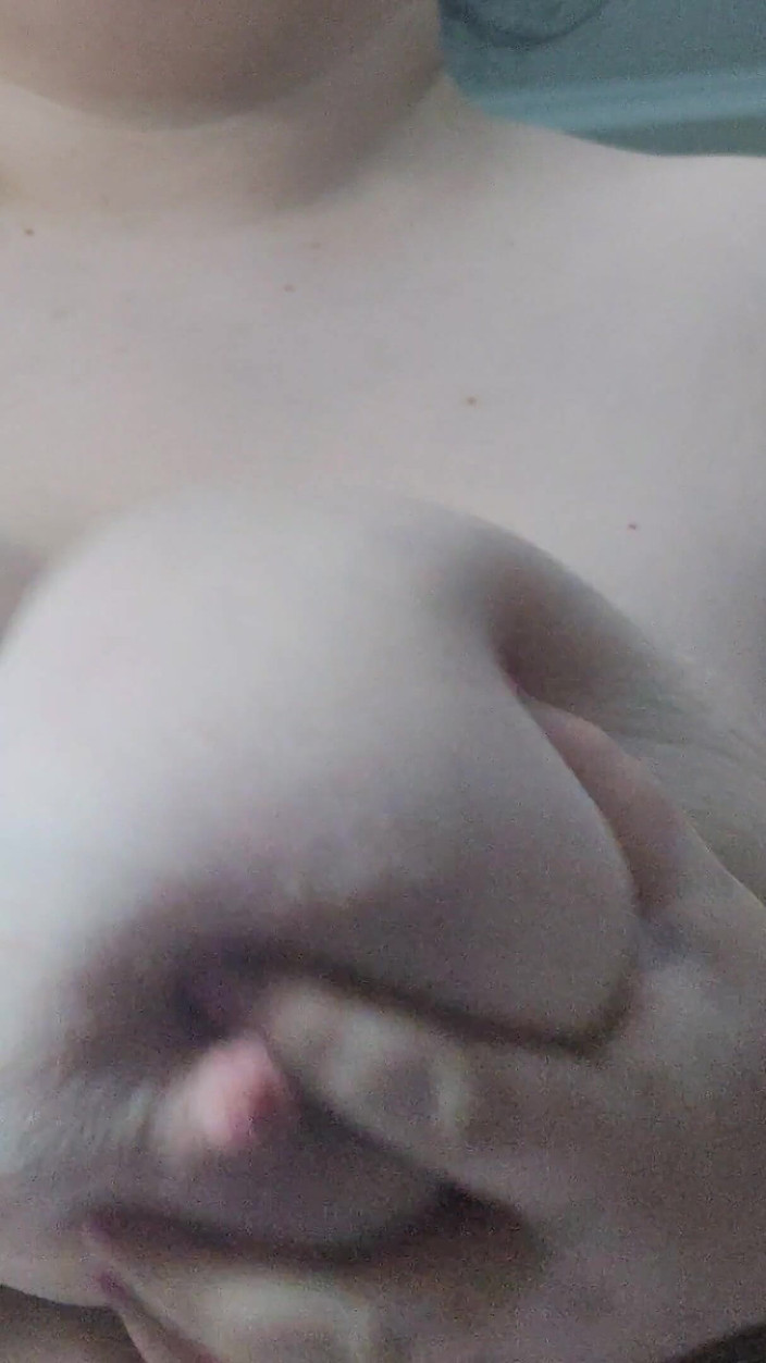 Aliceqii: Playing with My Huge Tits While I'm Soaking Wet