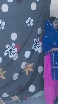 Horny Desi Bhabhi Fucks Neighbor on Bed