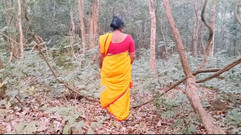 Telugu honey lips: Telugské venkovní šukání v džungli. Macecha a forest šukají Telugské špinavé řeči.