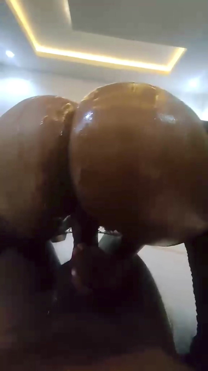 Spiderbang production: Pepek manis dengan jus yogurt