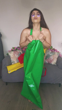 92. Apron Queen Testing Aprons Mia Niqab