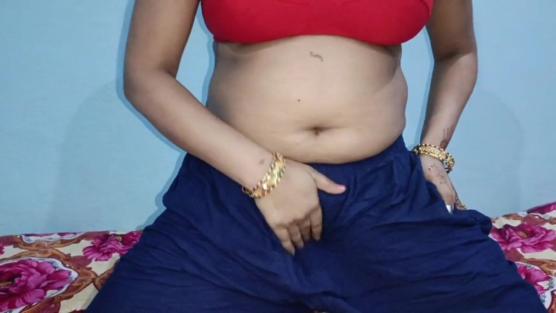 Divyax: Bhabhi se začala sama šukat
