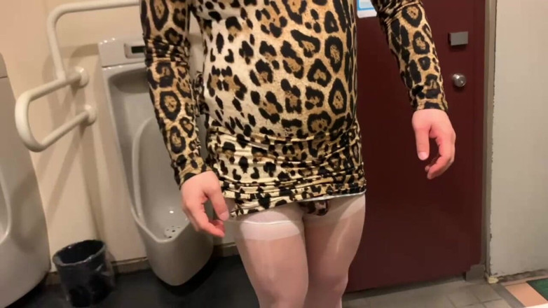 Hentaipaipan: L’homme impertinent apparut au cinéma en tant que prostitué à Tokyo