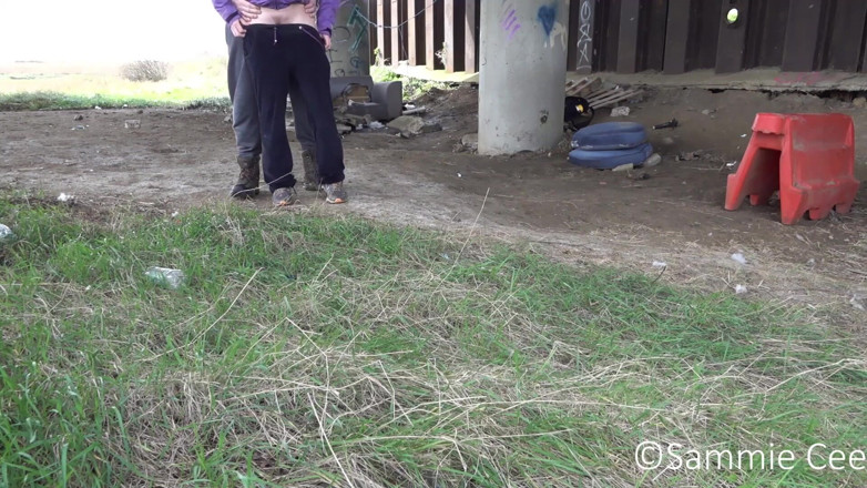 Sammie Cee: Pantsing outdoors pantyless