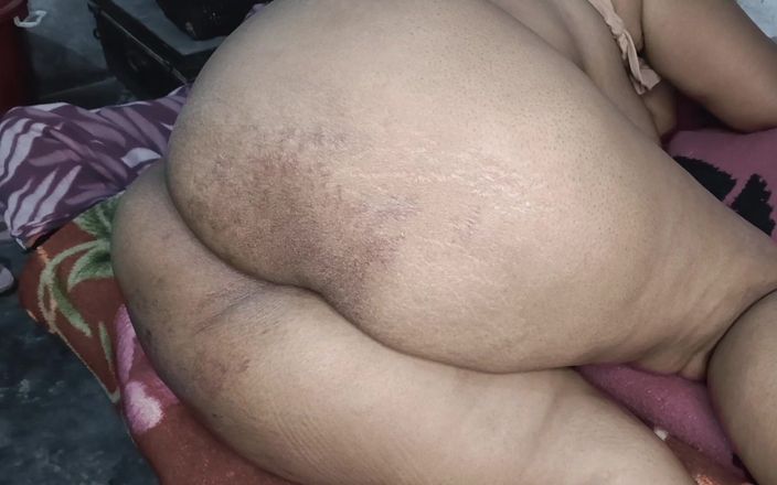 Yourgeeta8899: Bagaimana kalau adik tiri di ranjang yang sama dengan abang...