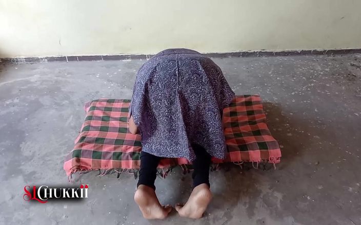 SL Chukki: Cô gái Hồi giáo cầu nguyện cho con cu to