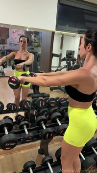 Horny Fitness Babe: Close-up Ass Workout