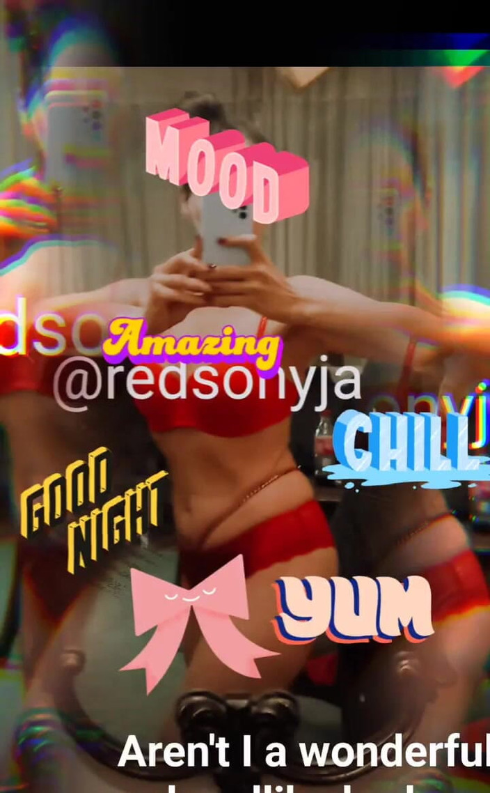 Dominatrix Redsonyja: Te regalo por mi cumpleaños y me das una propina...