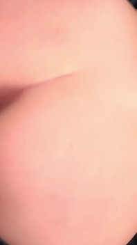 私の妻は背中が苦しんでいるので、彼女は性交します