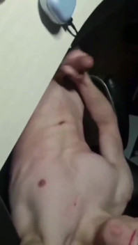 Teen Twink masturbuje