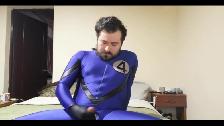 Rokkuman: Cosplay Mister Fantastic Wanker Versão
