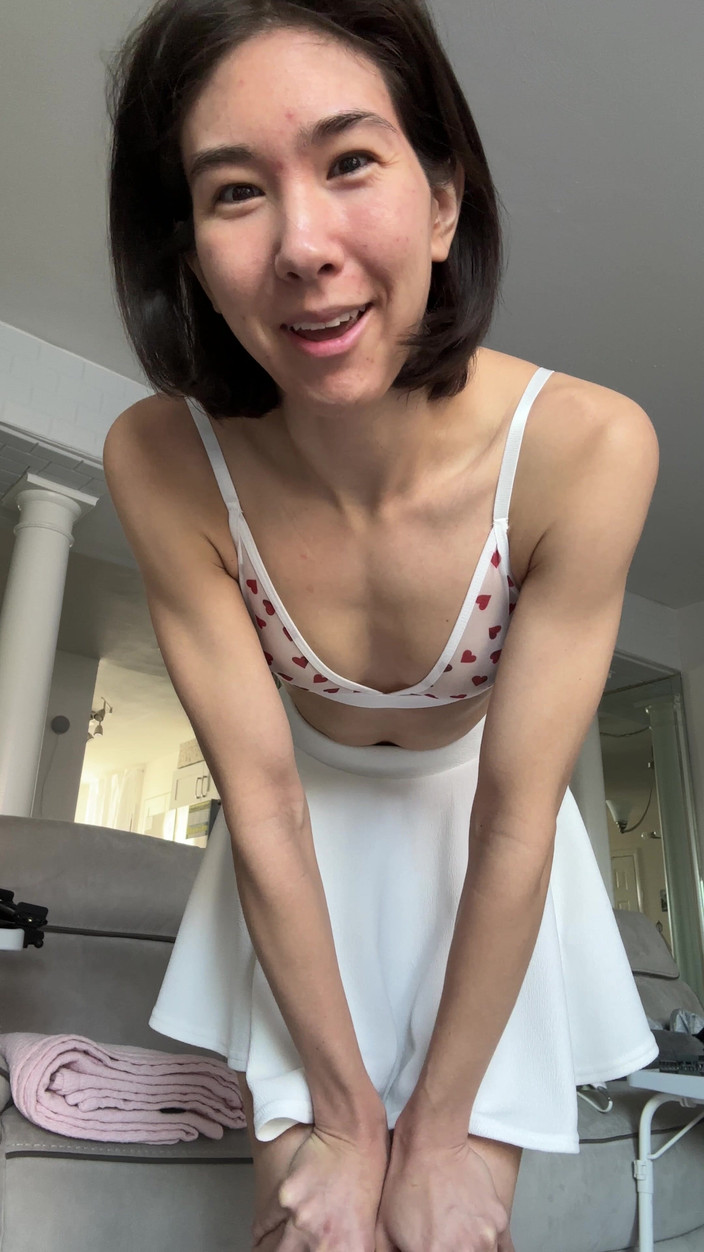 Ms_Emmy_Lynn: Skirt mini seluar dalam skirt mini mengusik gerakan perlahan