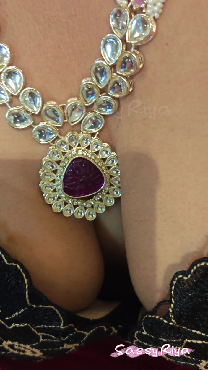Sassy Riya: Sassy Riya Wearing Saare