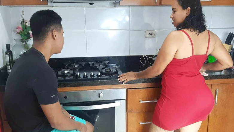 LanaKumari: Lã Com Tesão Chupa Meu Pau Na Cozinha