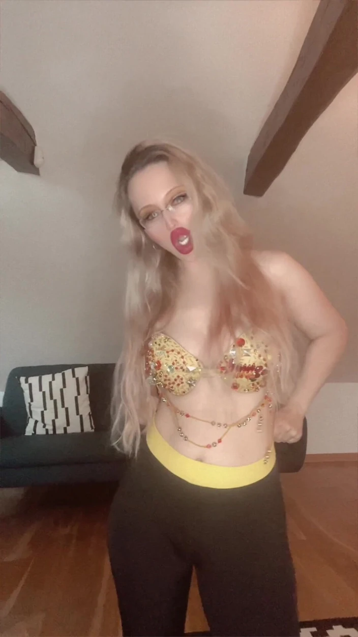 FinDom Goaldigger: 口交 版本 2 歌曲 2 2024 年 9 月 2 日发行。Singer Findom目标挖掘者