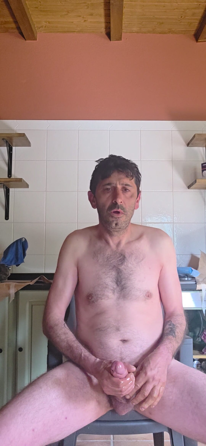 Crx2: Hetero-typ mit riesigem schwanz wichst in der kabine