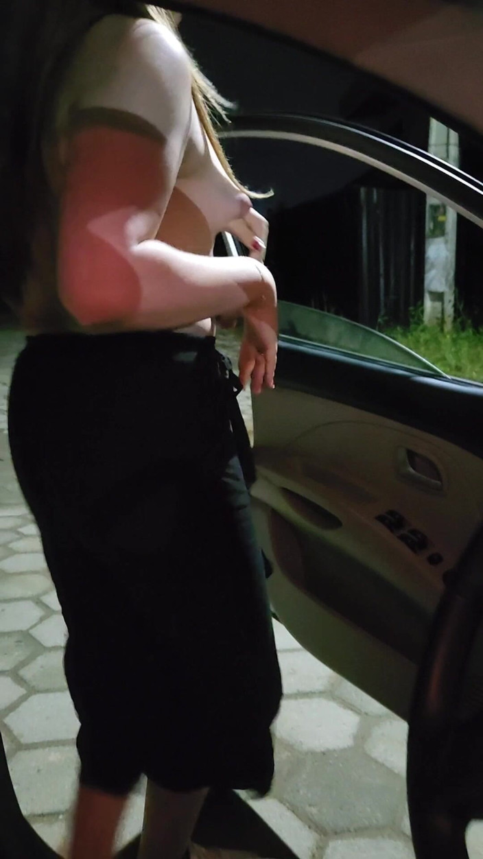 Nicolly: 我差点被发现！我喜欢高潮时感受到肾上腺素