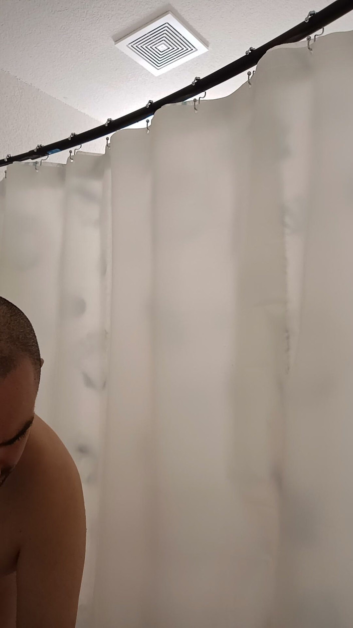 Brandon Lee: Sports nautiques, douche et bouton de rose