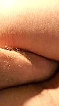 Tante seksi di-fisting sama pacarnya