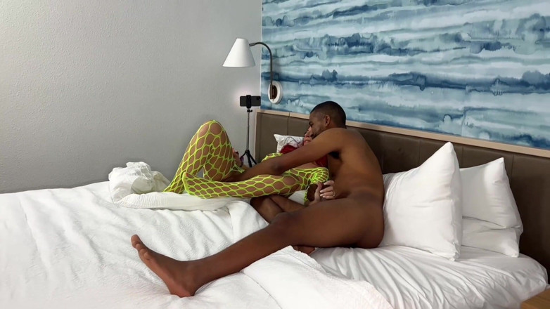Darrenblazeent: Brooke, chaudasse mariée, trompe son mari avec un creampie par...