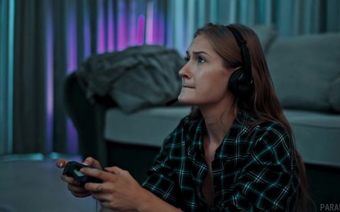 Parasited - Jia Lissa Fucks the brains out of her gamer friend Tiffany Tatum