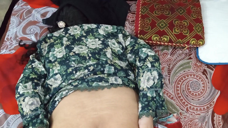 QueenbeautyQB: かわいいデシ系インドの主婦と激しくセックスする