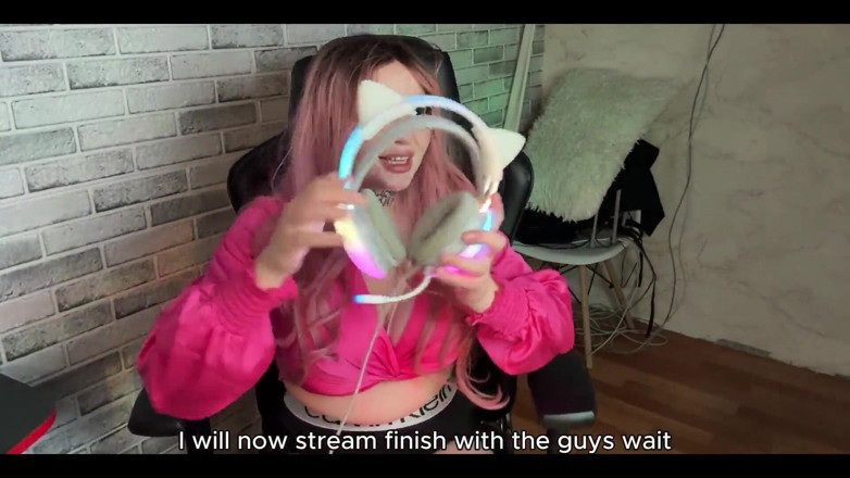 Deylamoons: Schok! Een echte streamer vergat haar live uitzending uit te...
